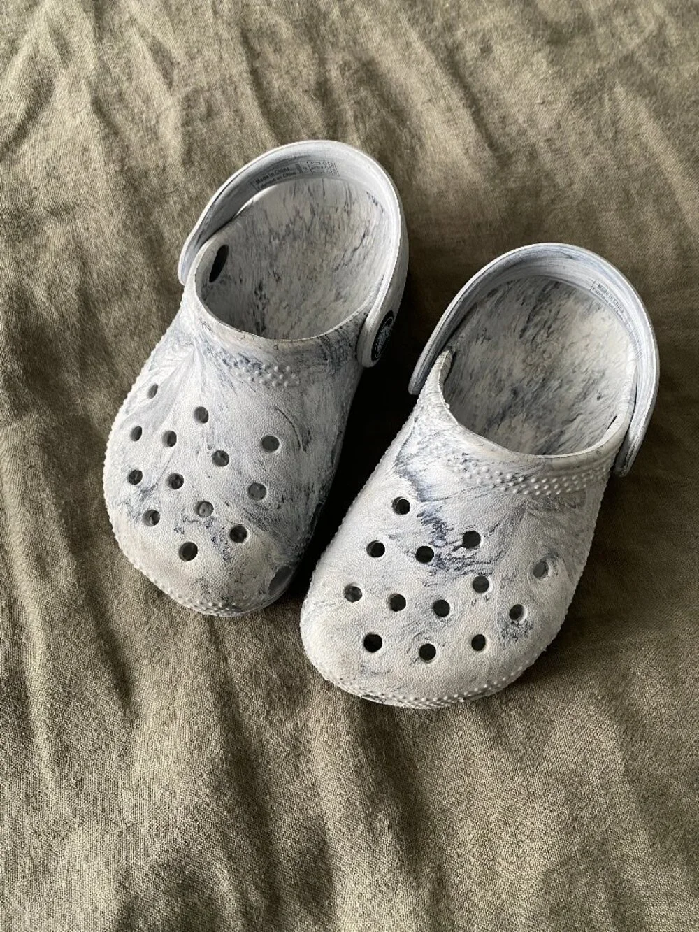 Crocs Kids' Marbled Classic Clog, Grey Swirl, Size C7